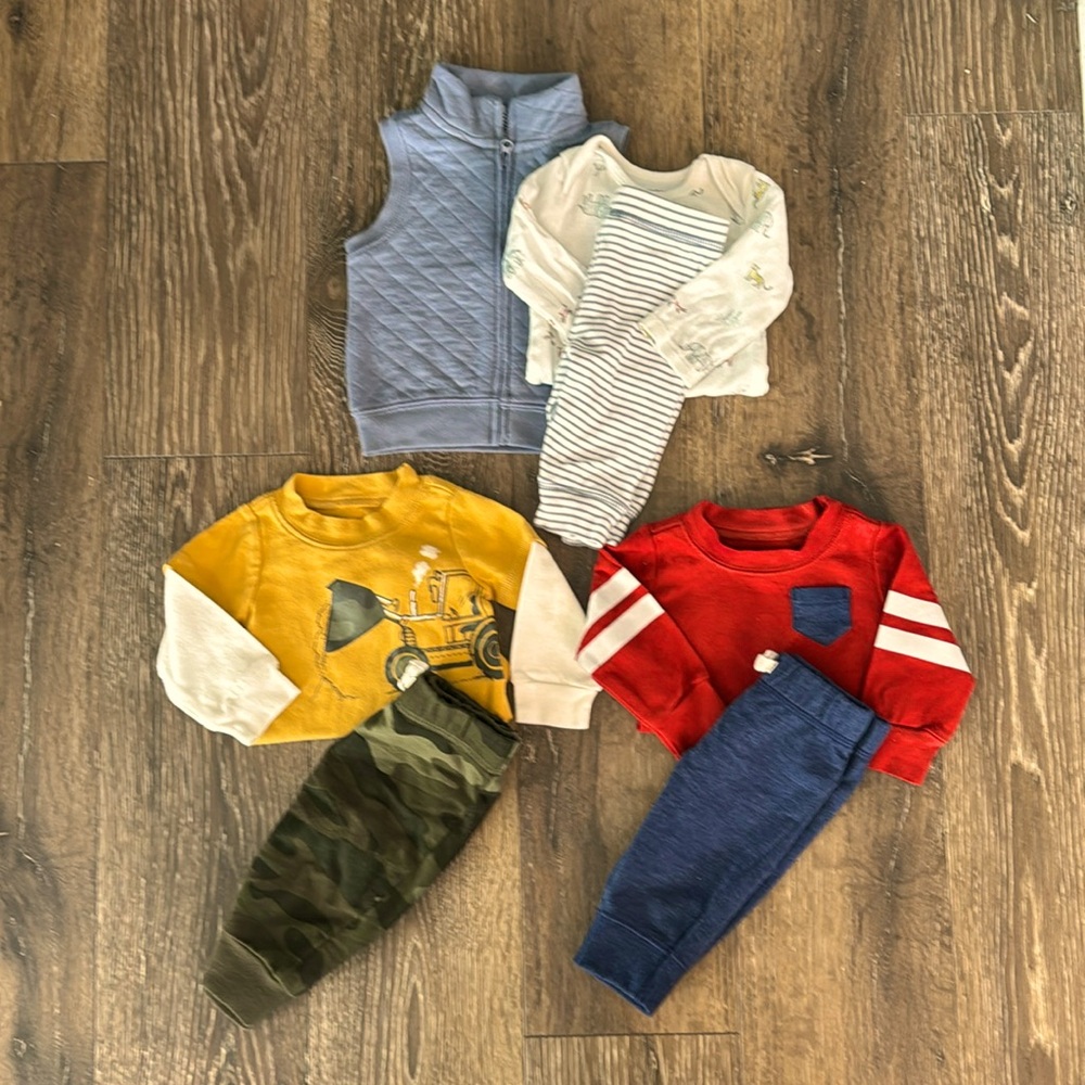 Carter’s 3 month Sets EUC